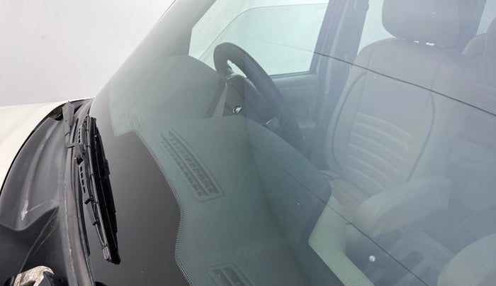2015 Mahindra Scorpio S10 AT, Diesel, Automatic, 90,893 km, Front windshield - Minor spot on windshield