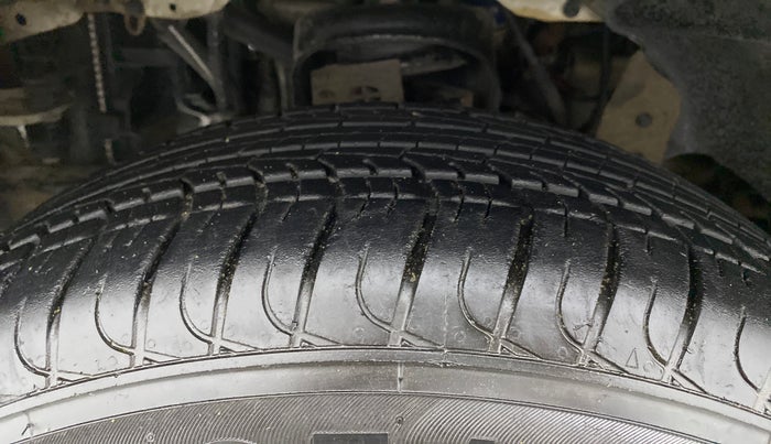 2015 Mahindra Scorpio S10 AT, Diesel, Automatic, 90,893 km, Left Front Tyre Tread