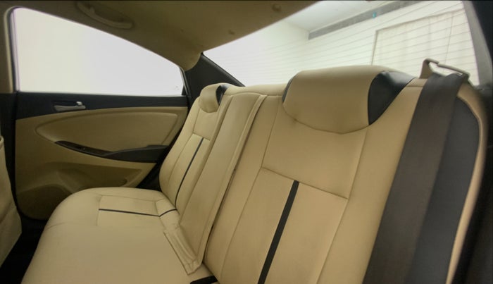 2016 Hyundai Verna FLUIDIC 1.6 CRDI S 4S, Diesel, Manual, 77,813 km, Right Side Rear Door Cabin