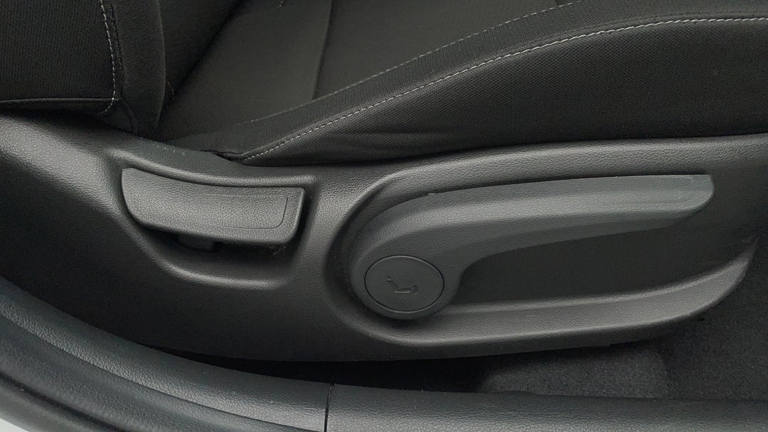 2019 Hyundai i30 Active, Automatic, 55435 km, Drivers Side Adjustment Panel