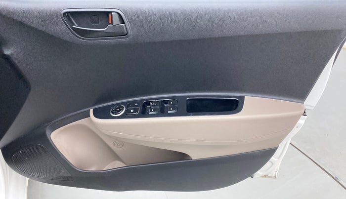 2017 Hyundai Grand i10 MAGNA AT 1.2 KAPPA VTVT, Petrol, Automatic, 58,652 km, Driver Side Door Panels Control