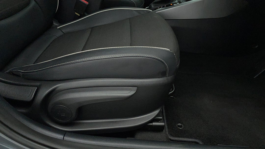 2021 Kia Rio Gt-line, Automatic, 49203 km, Drivers Side Adjustment Panel