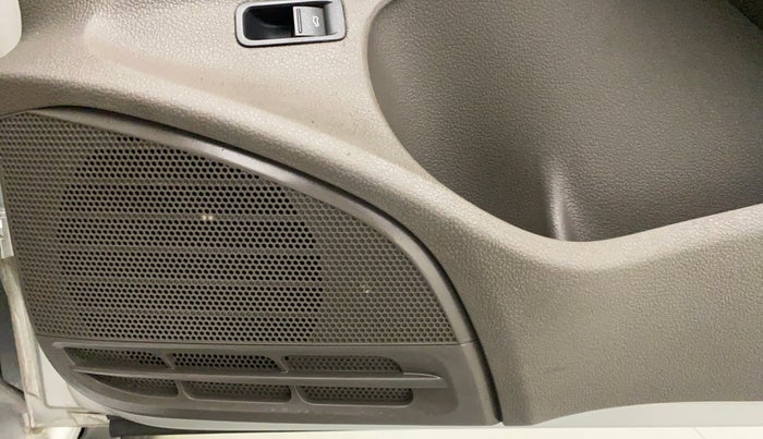 2016 Volkswagen Vento HIGHLINE PETROL AT, Petrol, Automatic, 64,409 km, Speaker