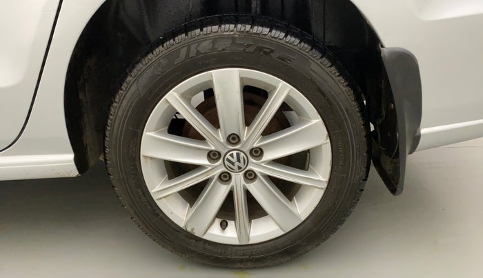 2016 Volkswagen Vento HIGHLINE PETROL AT, Petrol, Automatic, 64,409 km, Left Rear Wheel