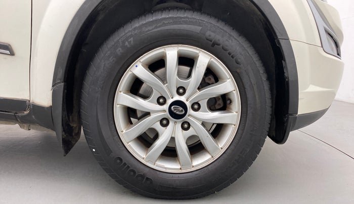 2018 Mahindra XUV500 W10, Diesel, Manual, 55,079 km, Right Front Wheel