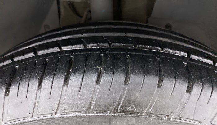 2018 Mahindra XUV500 W10, Diesel, Manual, 55,079 km, Right Front Tyre Tread