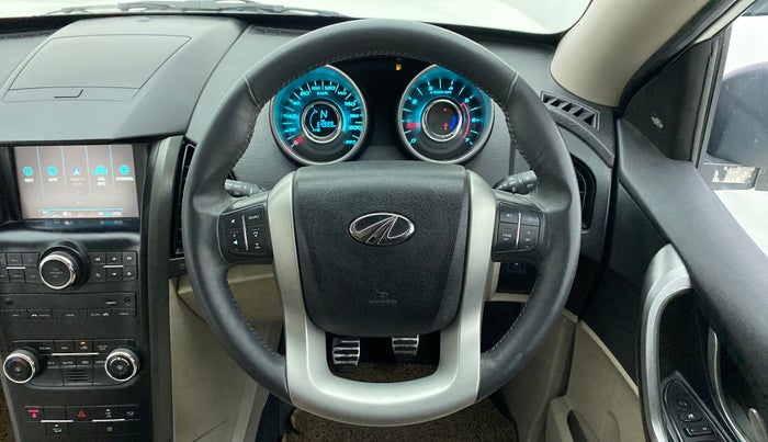 2018 Mahindra XUV500 W10, Diesel, Manual, 55,079 km, Steering Wheel Close Up