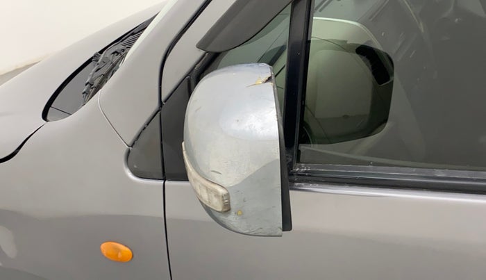 2016 Maruti Wagon R 1.0 VXI AMT, Petrol, Automatic, 65,727 km, Left rear-view mirror - Cover has minor damage