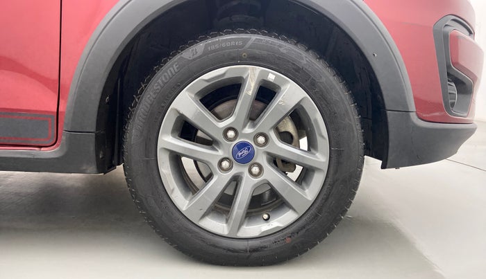 2018 Ford FREESTYLE TITANIUM 1.2 PETROL, Petrol, Manual, 54,380 km, Right Front Wheel