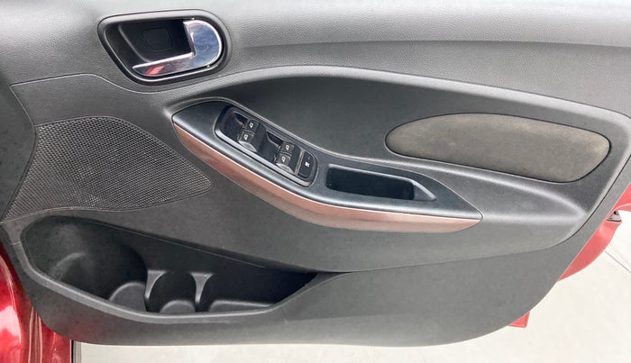 2018 Ford FREESTYLE TITANIUM 1.2 PETROL, Petrol, Manual, 54,380 km, Driver Side Door Panels Control
