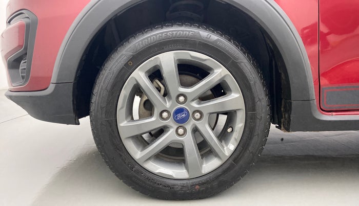 2018 Ford FREESTYLE TITANIUM 1.2 PETROL, Petrol, Manual, 54,380 km, Left Front Wheel