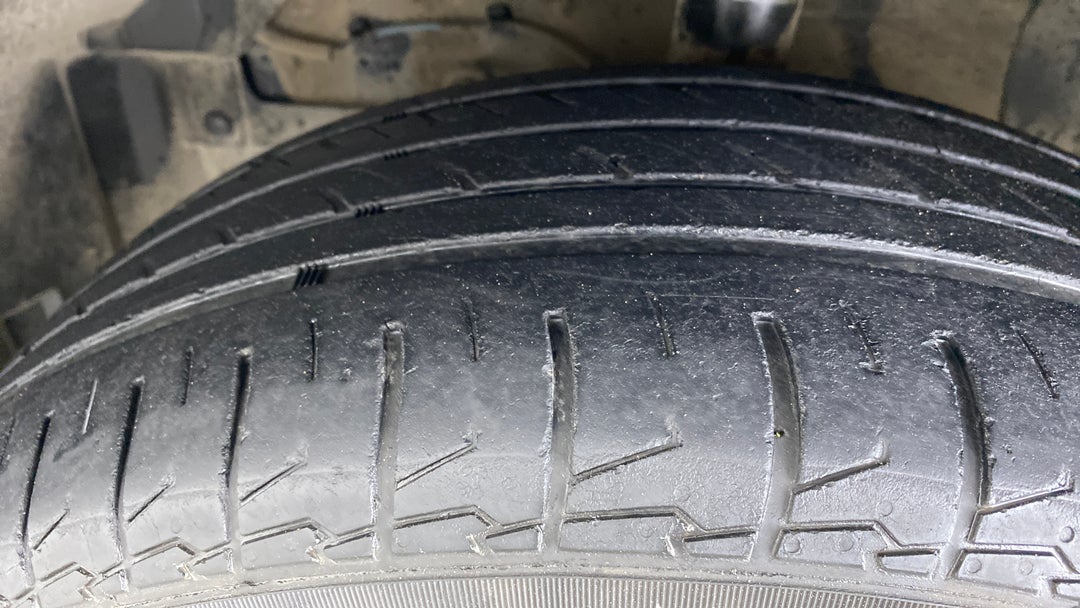 Left Front Tyre Tread