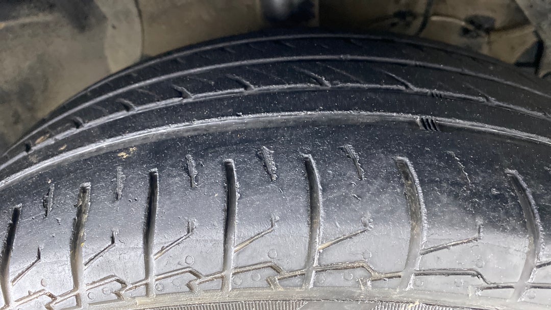 Right Front Tyre Tread
