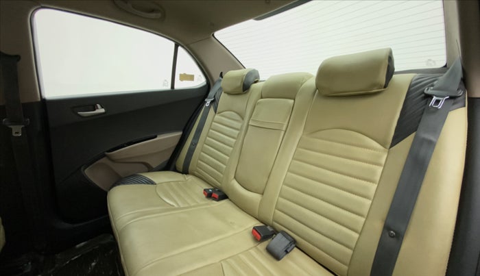 2014 Hyundai Xcent SX 1.2 OPT, Petrol, Manual, Right Side Rear Door Cabin