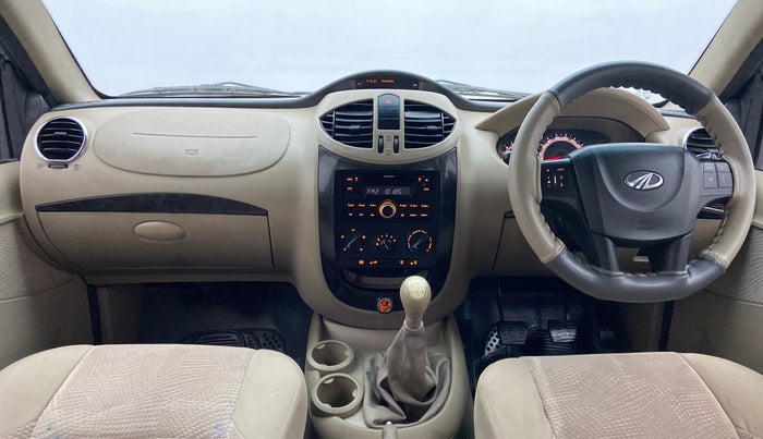 2017 Mahindra Xylo H8 ABS AIRBAG BS IV, Diesel, Manual, 2,13,057 km, Dashboard
