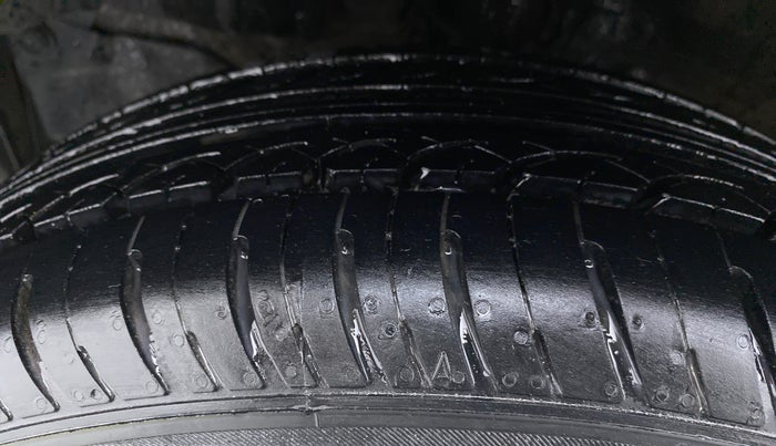 2016 Honda City V MT PETROL, Petrol, Manual, 30,149 km, Left Front Tyre Tread