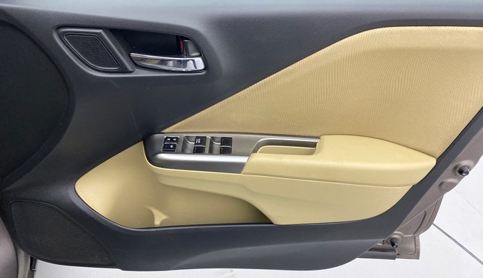 2016 Honda City V MT PETROL, Petrol, Manual, 30,149 km, Driver Side Door Panels Control