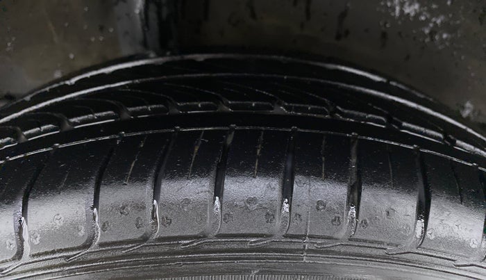 2016 Honda City V MT PETROL, Petrol, Manual, 30,149 km, Left Rear Tyre Tread