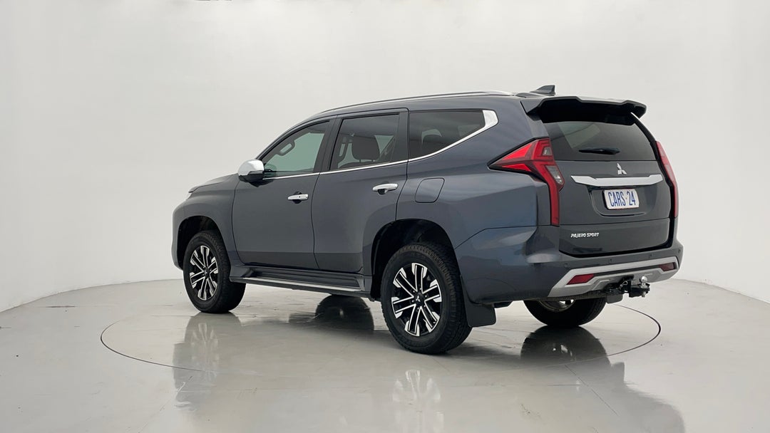 Left Back Diagonal (45- Degree) View