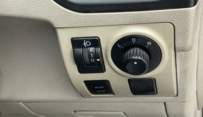 2016 Mahindra Kuv100 K6 PLUS D 6 STR, Diesel, Manual, 58,576 km, Left rear-view mirror - ORVM switch has minor damage