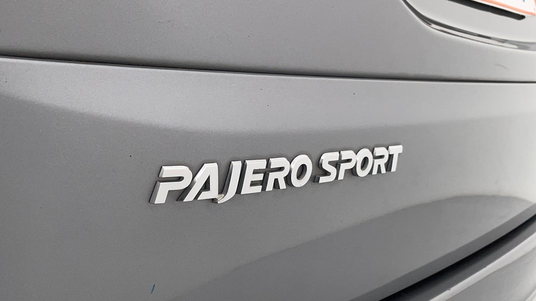 2016 Mitsubishi Pajero Sport Gls (4x4), Automatic, 100471 km, Badge (Boot Left Side)