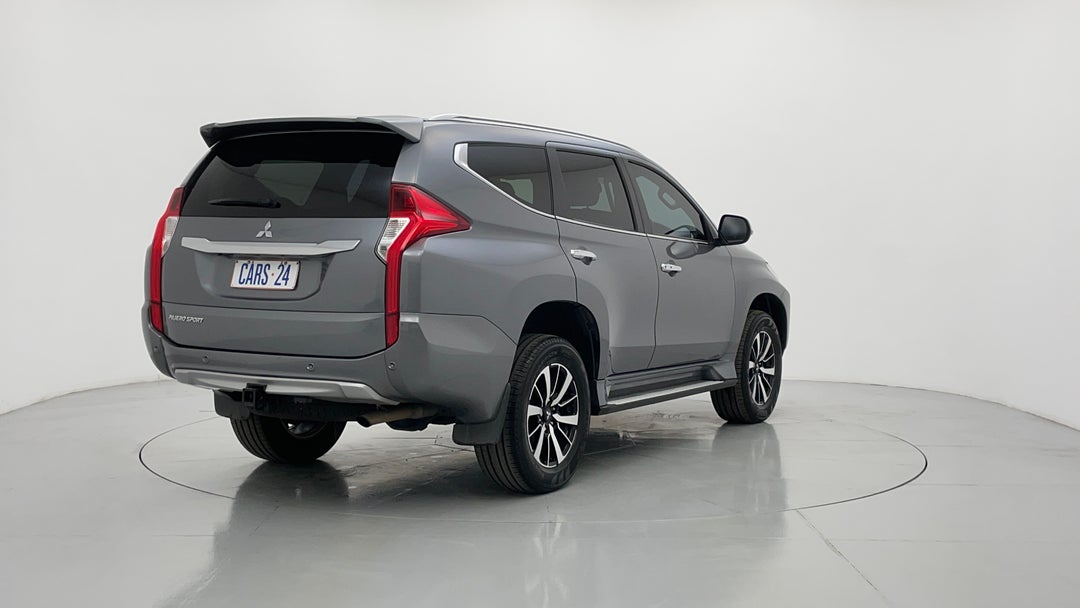 2016 Mitsubishi Pajero Sport Gls (4x4), Automatic, 100471 km, Right Back Diagonal (45- Degree) View