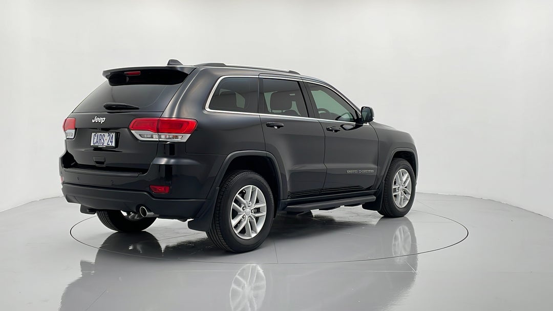 Right Back Diagonal (45- Degree) View