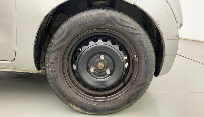 2016 Datsun Redi Go T, Petrol, Manual, 25,395 km, Right Front Wheel
