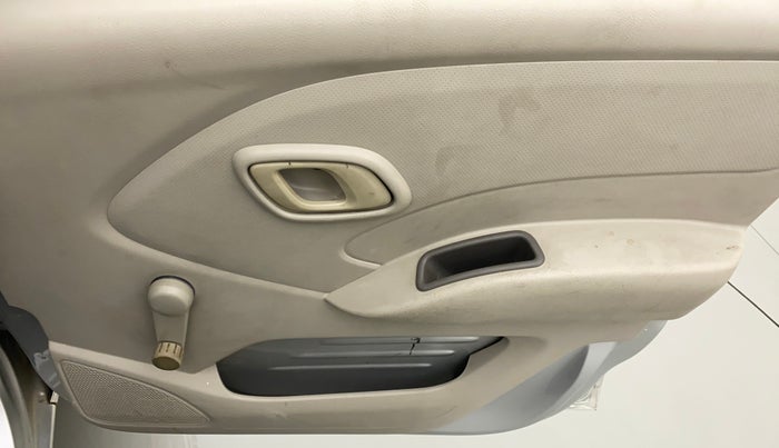 2016 Datsun Redi Go T, Petrol, Manual, 25,395 km, Driver Side Door Panels Control