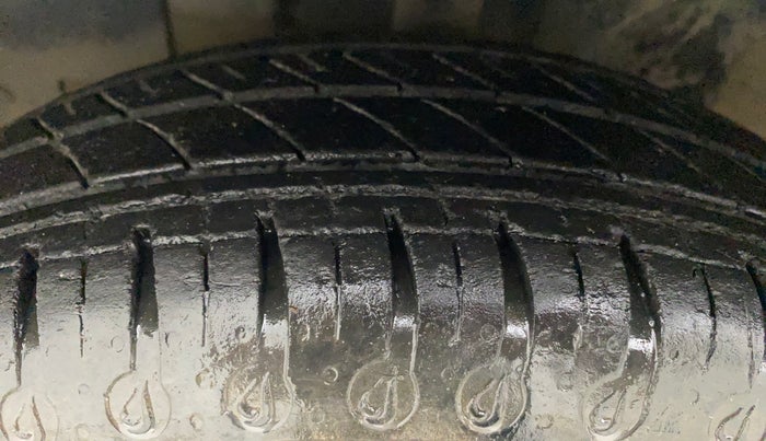 2016 Datsun Redi Go T, Petrol, Manual, 25,395 km, Left Front Tyre Tread