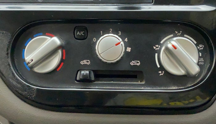 2016 Datsun Redi Go T, Petrol, Manual, 25,395 km, AC Unit - Directional switch has minor damage