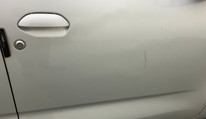2016 Datsun Redi Go T, Petrol, Manual, 25,395 km, Driver-side door - Slightly dented