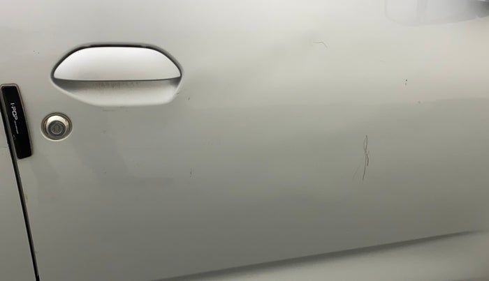 2016 Datsun Redi Go T, Petrol, Manual, 25,395 km, Driver-side door - Minor scratches