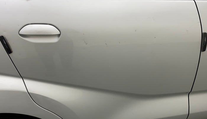 2016 Datsun Redi Go T, Petrol, Manual, 25,395 km, Right rear door - Minor scratches