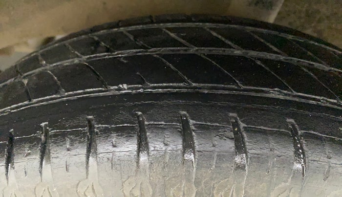 2016 Datsun Redi Go T, Petrol, Manual, 25,395 km, Left Rear Tyre Tread
