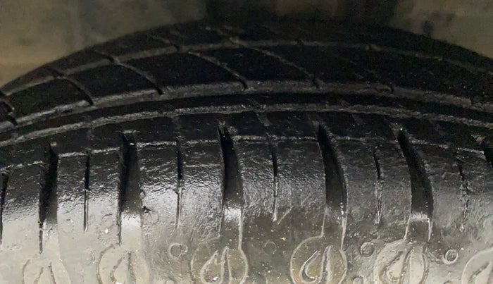 2016 Datsun Redi Go T, Petrol, Manual, 25,395 km, Right Front Tyre Tread