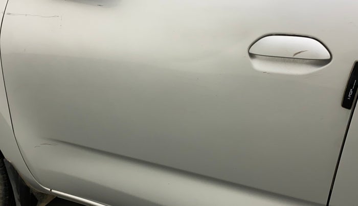 2016 Datsun Redi Go T, Petrol, Manual, 25,395 km, Front passenger door - Slightly dented
