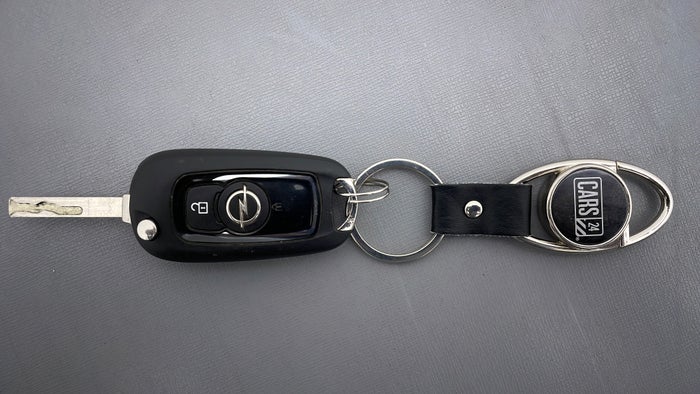 Opel Astra-Key Close-up