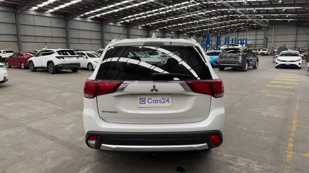 2017 Mitsubishi Outlander Es 7 Seat (2WD), Automatic, 94837 km, Back/Rear View