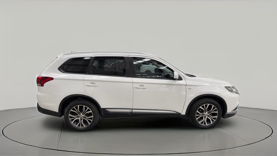 2017 Mitsubishi Outlander Es 7 Seat (2WD), Automatic, 94837 km, Right Side View