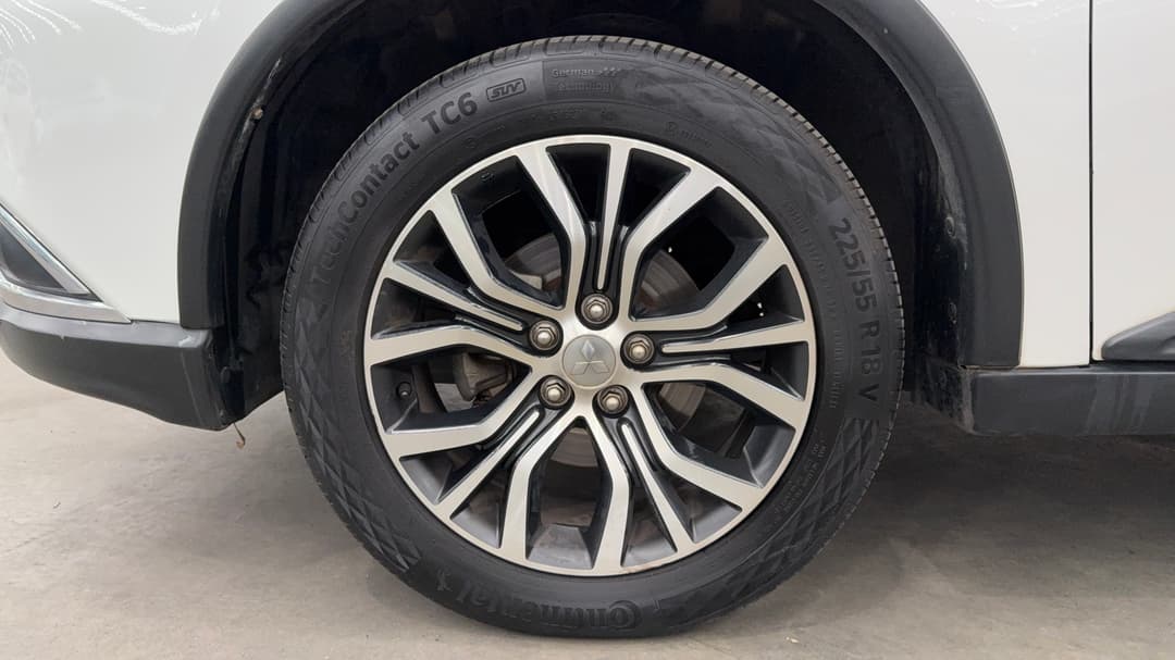 2017 Mitsubishi Outlander Es 7 Seat (2WD), Automatic, 94837 km, Left Front Wheel