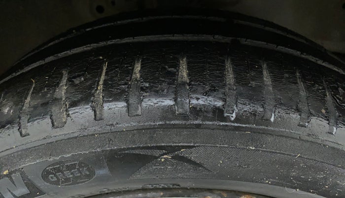 2015 Honda Brio 1.2 S MT I VTEC, Petrol, Manual, 52,444 km, Right Front Tyre Tread