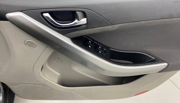 2018 Tata NEXON XZA+ 1.5 Dual Tone, Diesel, Automatic, 58,988 km, Driver Side Door Panels Control