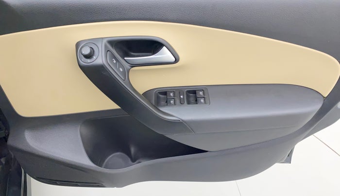 2017 Volkswagen Ameo HIGHLINE1.2L, Petrol, Manual, 64,061 km, Driver Side Door Panels Control