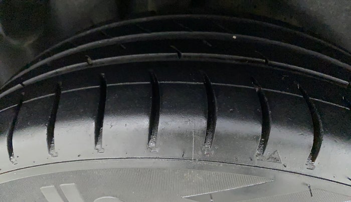 2017 Volkswagen Ameo HIGHLINE1.2L, Petrol, Manual, 64,061 km, Right Rear Tyre Tread