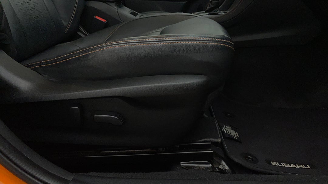 2018 Subaru XV 2.0i-s, Automatic, 95817 km, Drivers Side Adjustment Panel