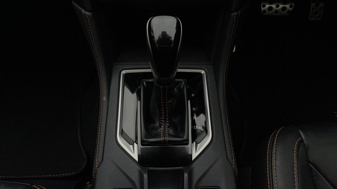 2018 Subaru XV 2.0i-s, Automatic, 95817 km, Gear Lever 