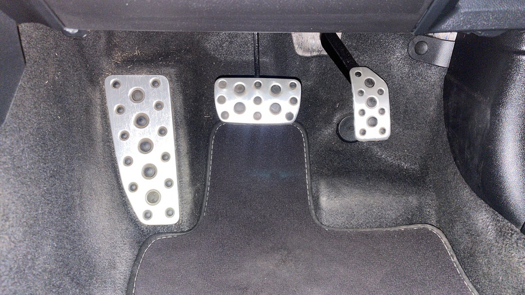 2018 Subaru XV 2.0i-s, Automatic, 95817 km, Pedals and Footmat