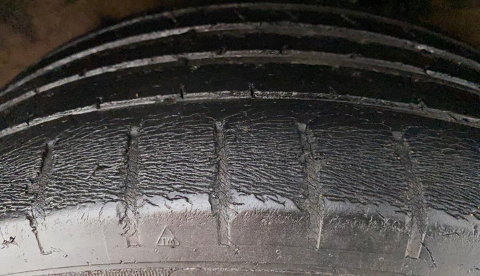 2017 Maruti Baleno ALPHA PETROL 1.2, Petrol, Manual, 45,708 km, Left Rear Tyre Tread