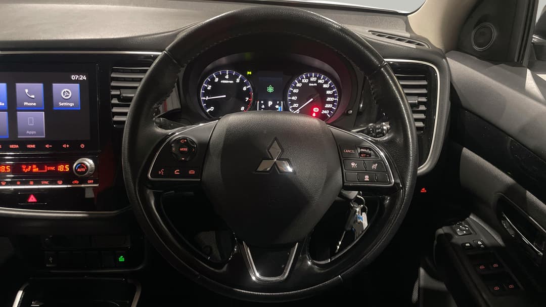 2021 Mitsubishi Outlander Es 7 Seat (2WD), Automatic, 69538 km, Steering Wheel Close-up